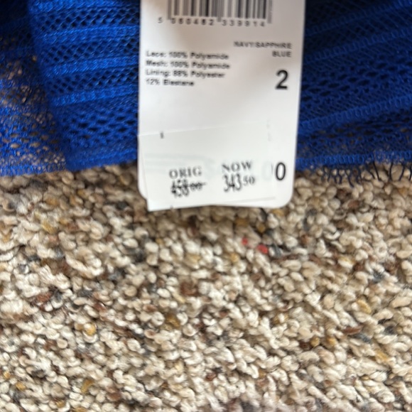 Three Floor Dress - Picture 4 of 7